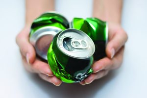 Reciclé un montón de latas y botellas.